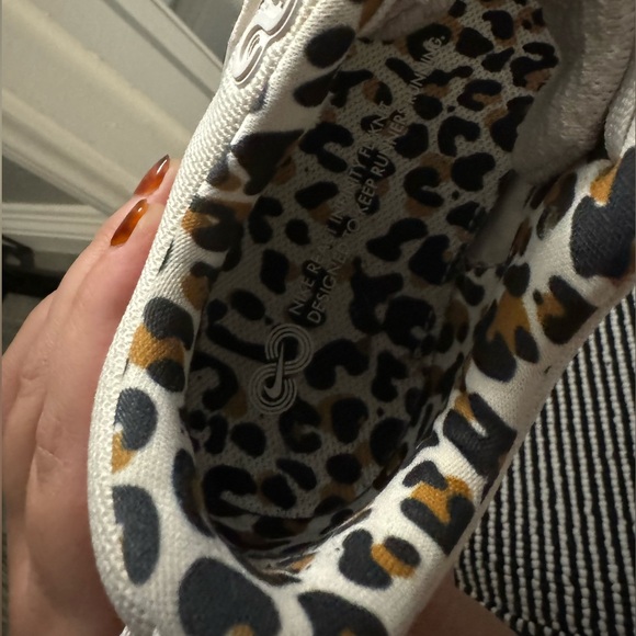 Nike Flyknit Shoes - White/Leopard - size 9 - Picture 4 of 5